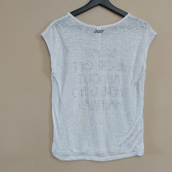 Lorna Jane graphics t shirt - Picture 7 of 7